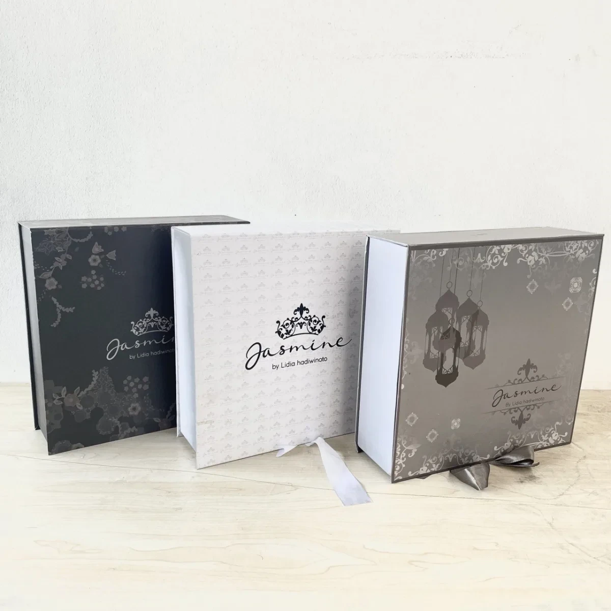Lidia - HARD BOX JASMINE