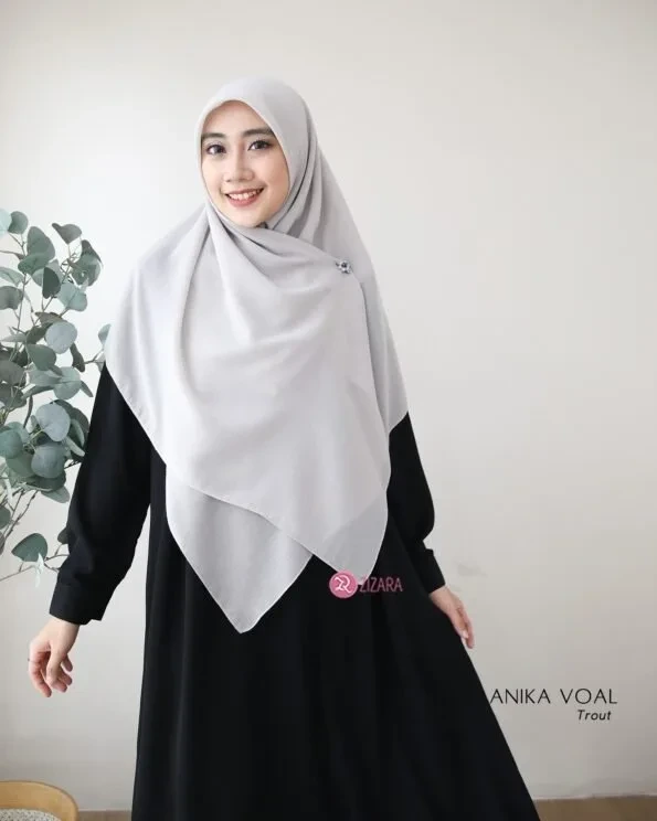 Zizara - Anika Voal Trout